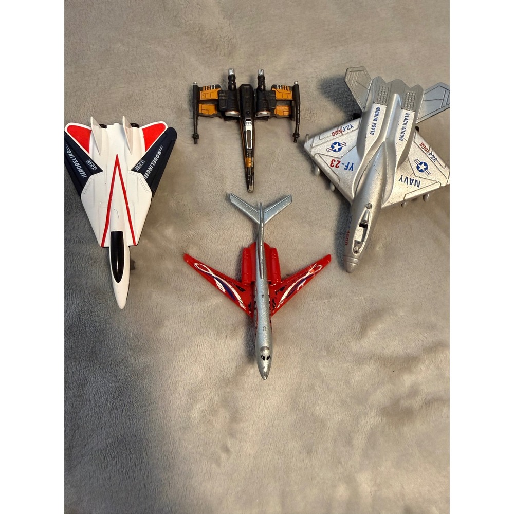 Lot of 4 Diecast Toy Jets, ‎ Military & Sci-Fi Fighters, Rolling Wheels